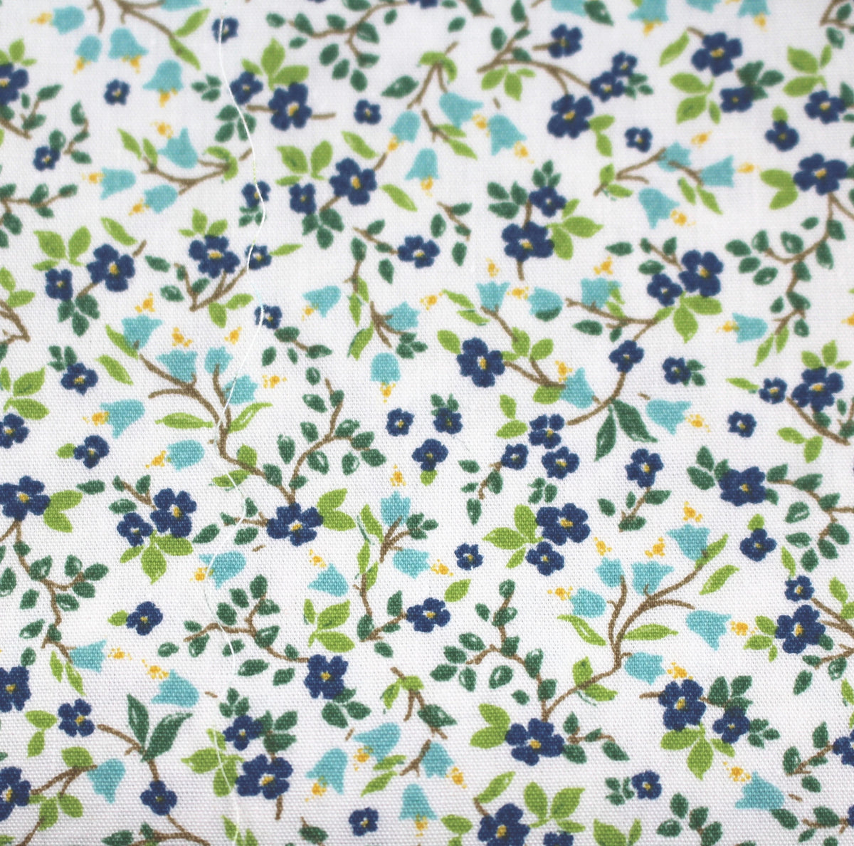 grün blaues Blumengeäst