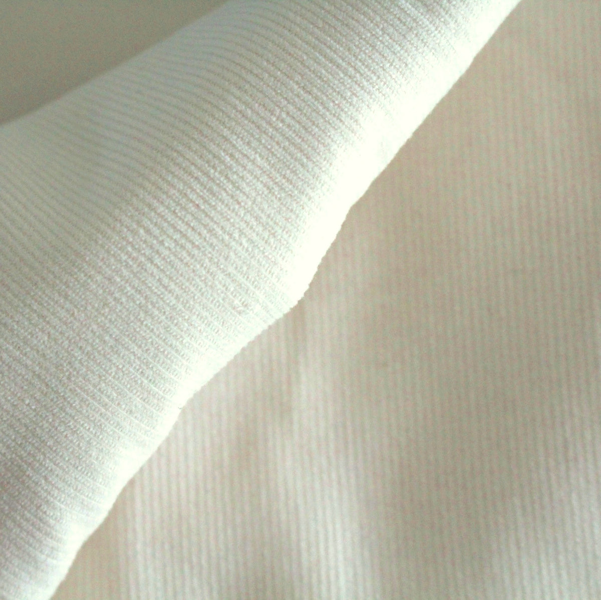 Fine corduroy wool white