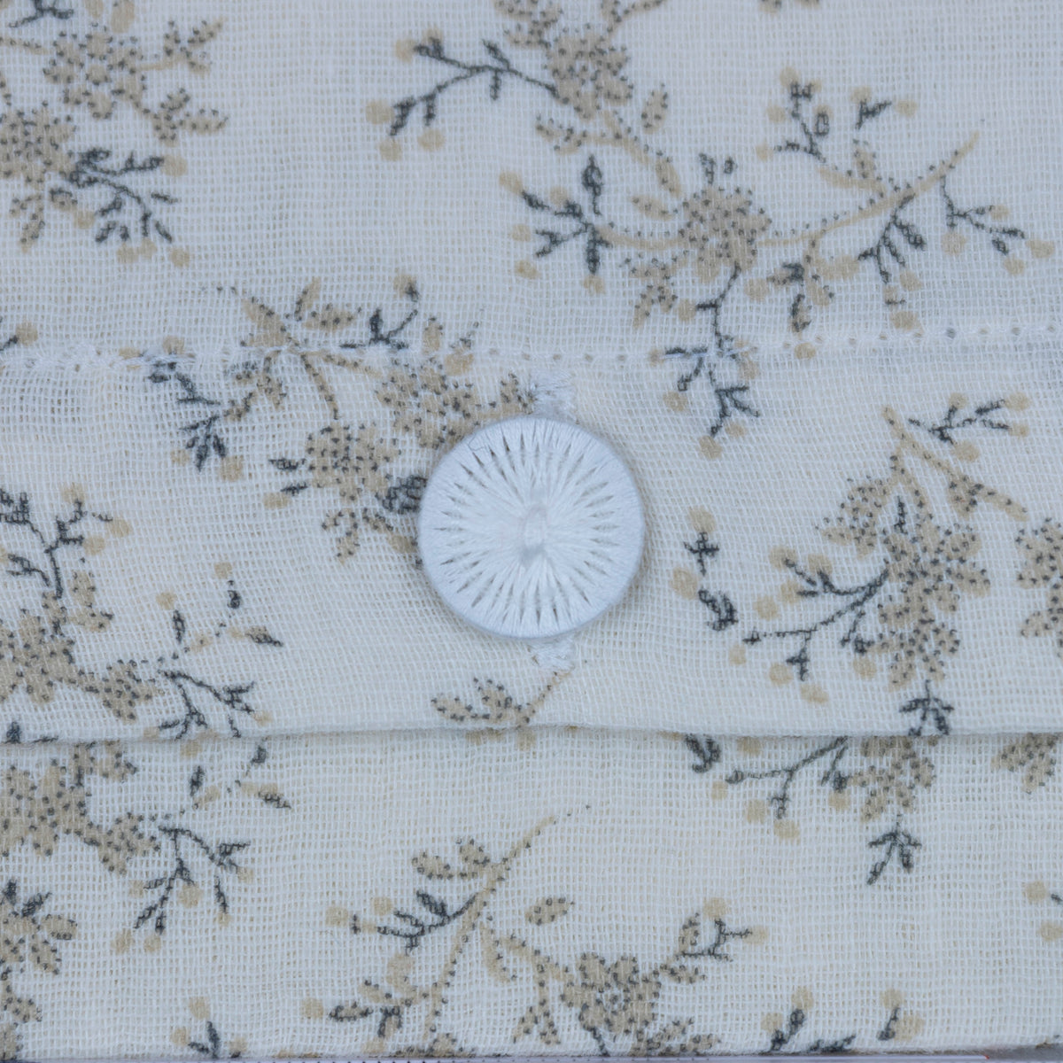 40 x 60 Einzelstück beige Blütenzweige  Musselin